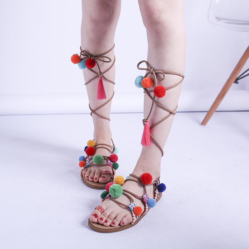 2023夏季新款名族风彩色毛毛球凉鞋女脚腕绑带43码平底罗马女凉鞋