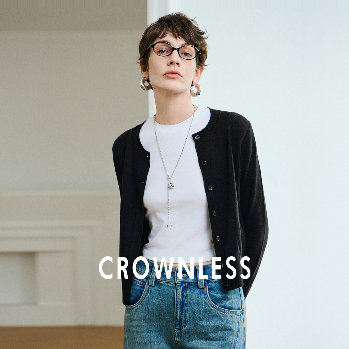 精纺羊毛圆领针织开衫