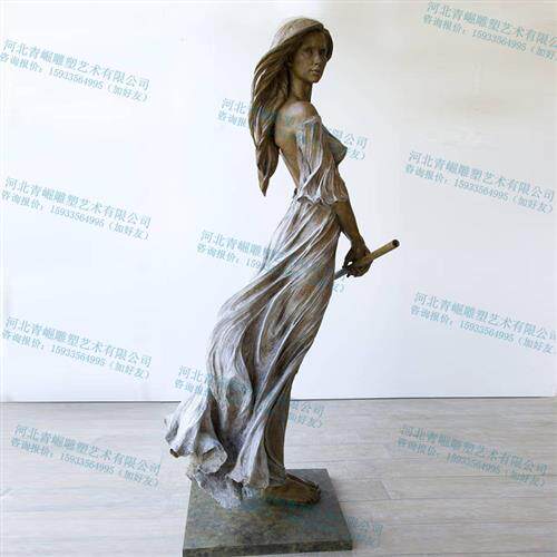 拿笛子站立西方欧式美女铸铜雕像艺术品铜雕欧式建筑景观装饰雕塑