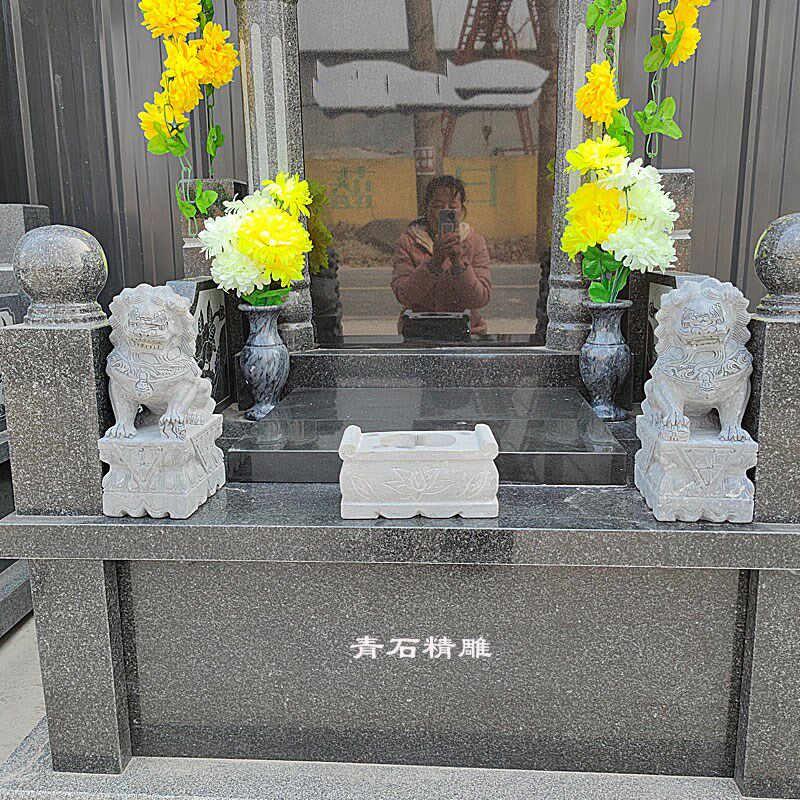 汉白玉石狮子一对公墓坟地小号青石精雕花瓶香炉祭祀供奉用品摆件