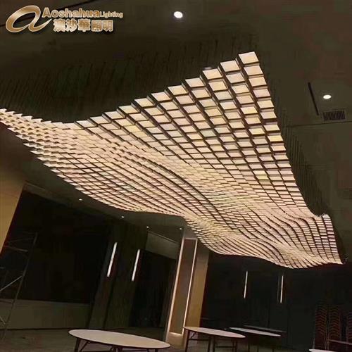 异形大吊灯沙盘非标工程灯波浪大吊灯售楼方块吊灯飞碟吊灯