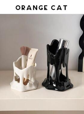 ORANGE CAT创意笔筒梳子化妆刷收纳筒家用桌面收纳陶瓷装饰摆饰