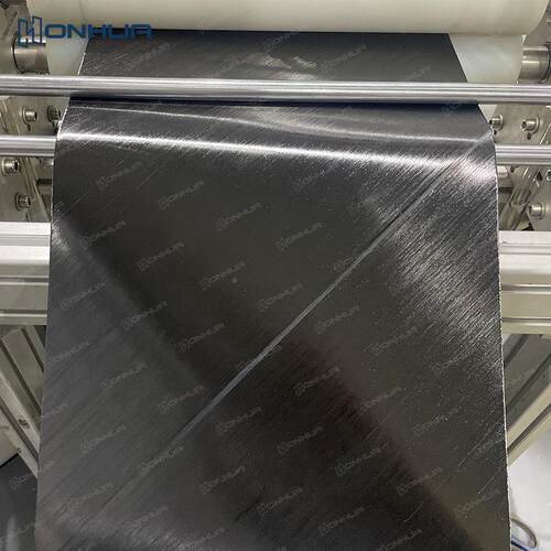 UD织物布料纤维热浸胶涂碳布复熔合机PE单向预料HH-005生产线