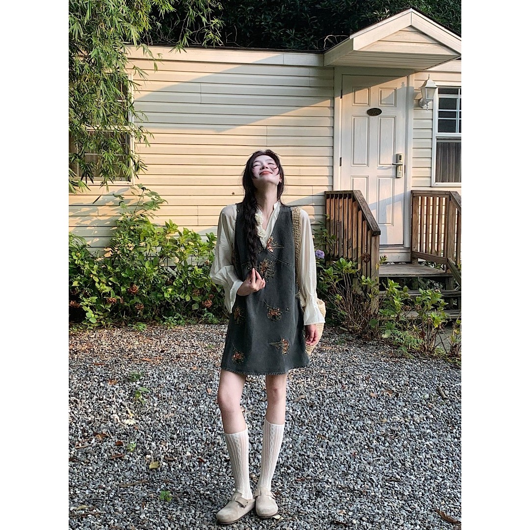 重工亮片刺绣牛仔连衣裙女2024秋季新款复古法式宽松叠穿背心短裙,女装/女士精品,大码套装,淘宝优惠券,粉丝福利购,淘宝优惠卷