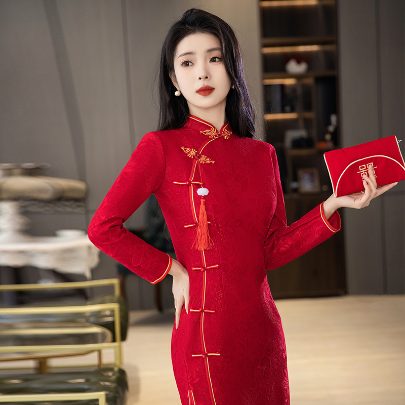外嫁女回娘家统一服装冬2s025新款红色旗袍走秀演出礼仪迎宾服秋