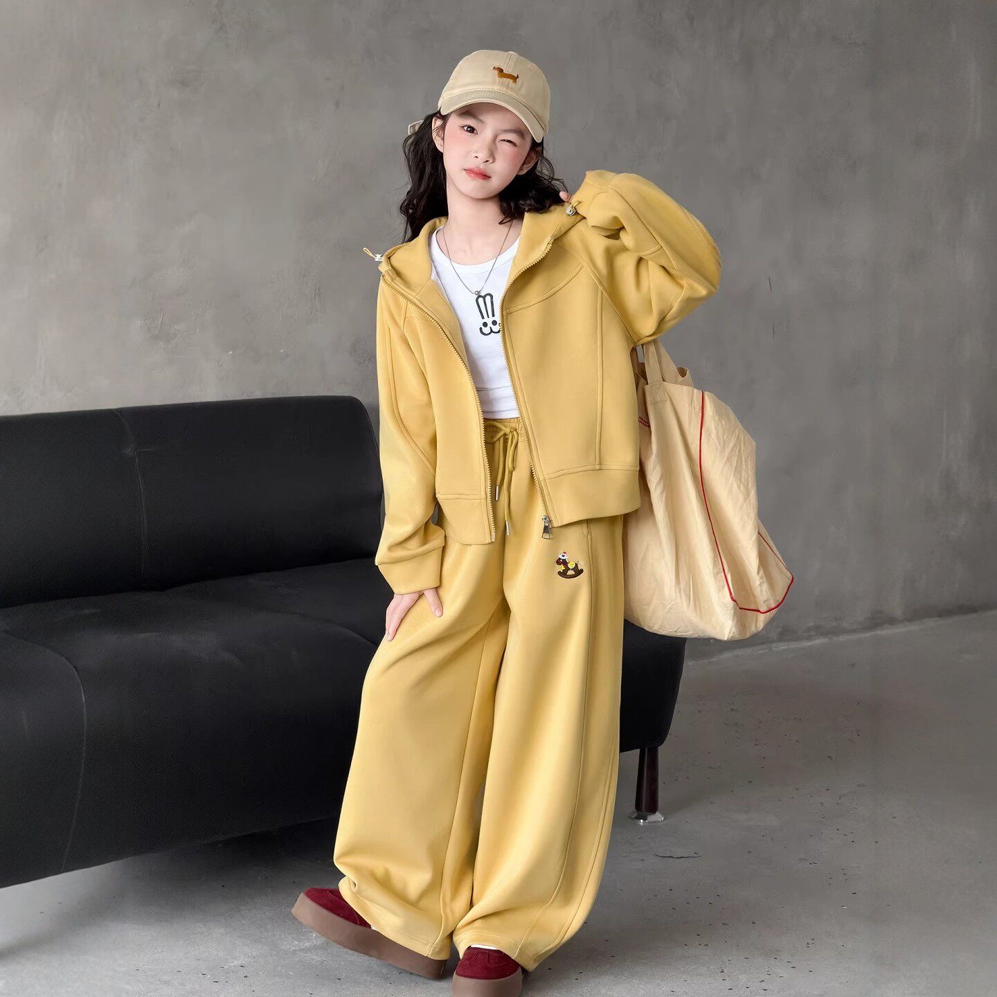 韩国Uamtor女童休闲运动套装2026款洋气春秋连帽卫衣阔腿裤两件套