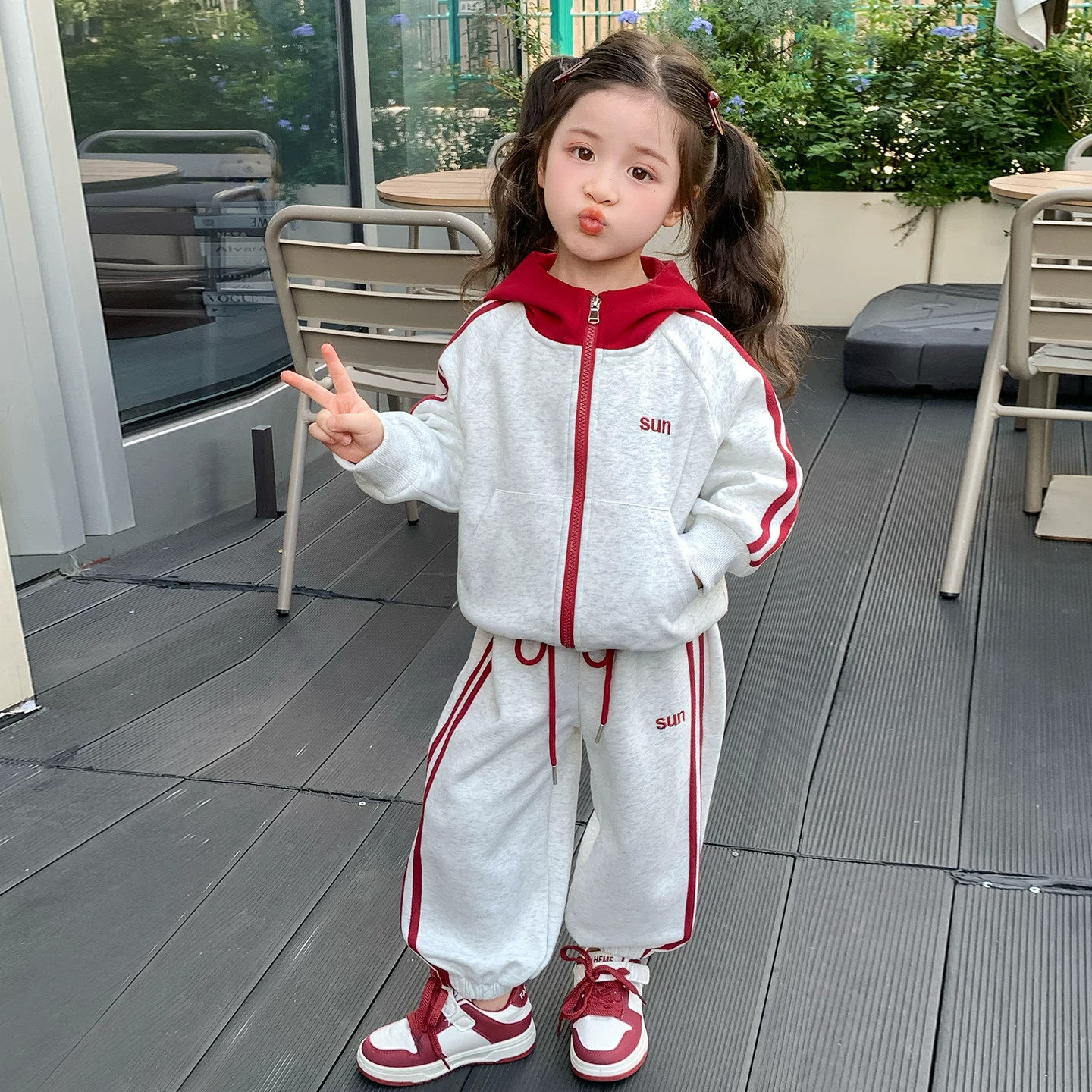 Miki inss女童套装2026春秋新款时髦开衫连帽卫衣儿童两件套潮服