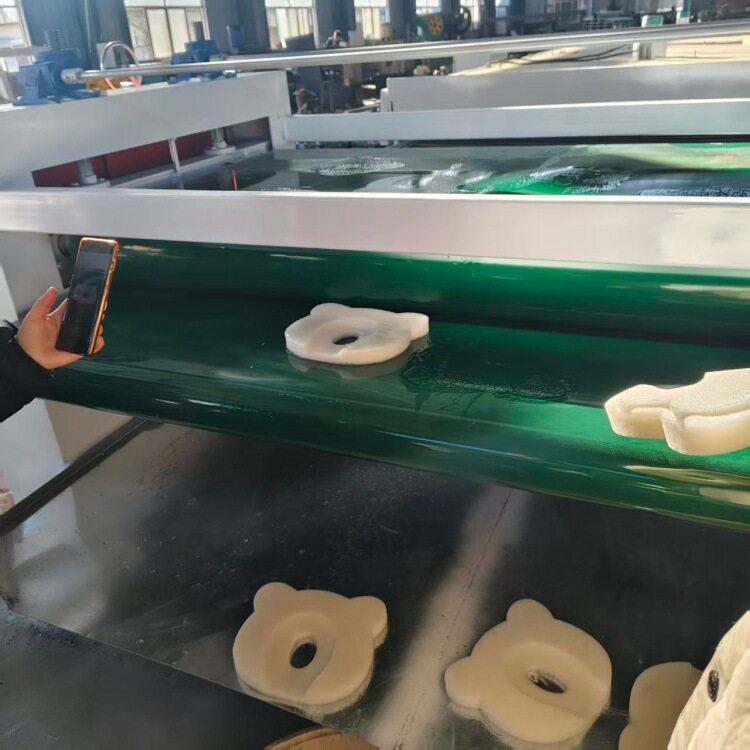 婴儿乳胶枕芯滚压挤胶机 床垫海绵硅胶涂胶机 海绵垫双面上胶机