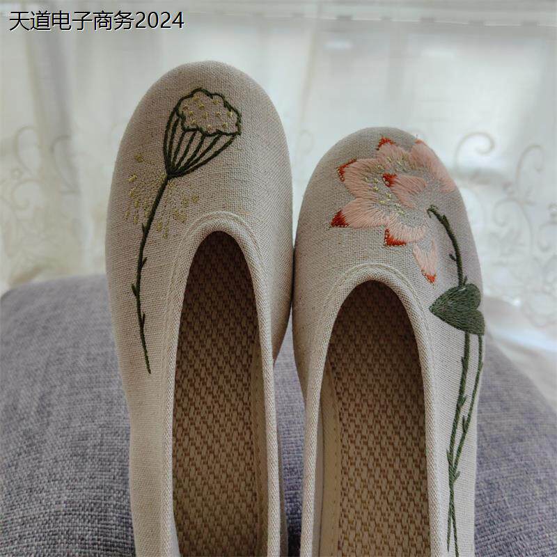 春夏女鞋民族风一脚蹬刺