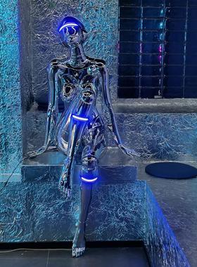 空山基机械姬电镀玻璃钢大型抽象人物雕塑商场酒吧KTV潮流装饰品
