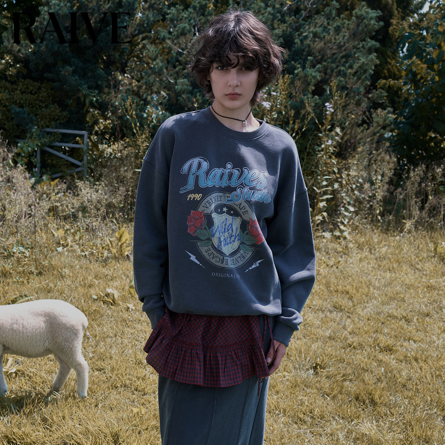 RAIVE宽松logo玫瑰印花圆领卫衣