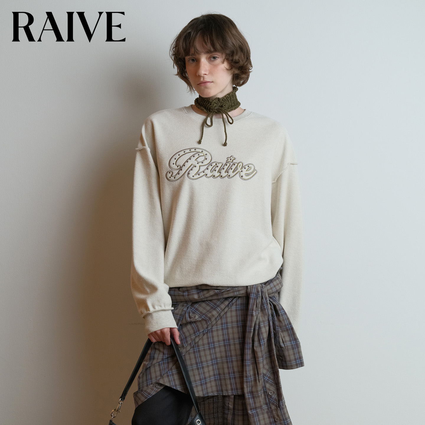 RAIVE短款纯色圆领套头卫衣