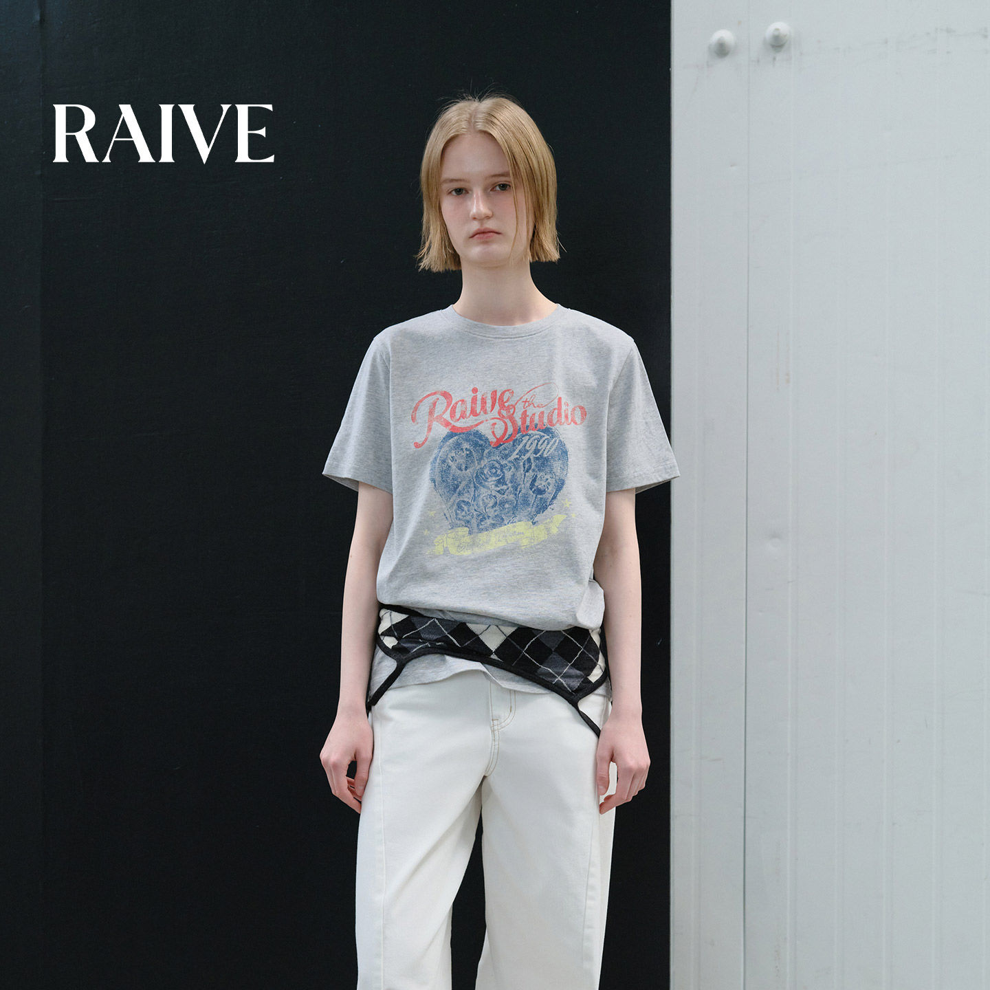 RAIVE2026夏季设计感韩系女上衣logo蓝色玫瑰爱心印花圆领短袖T