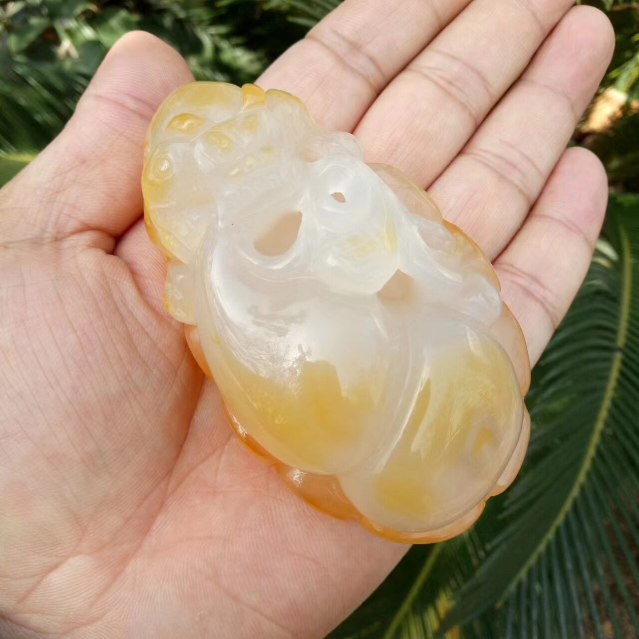 厂家批发珠宝玉髓手把件镂空雕刻精美玛瑙手把件