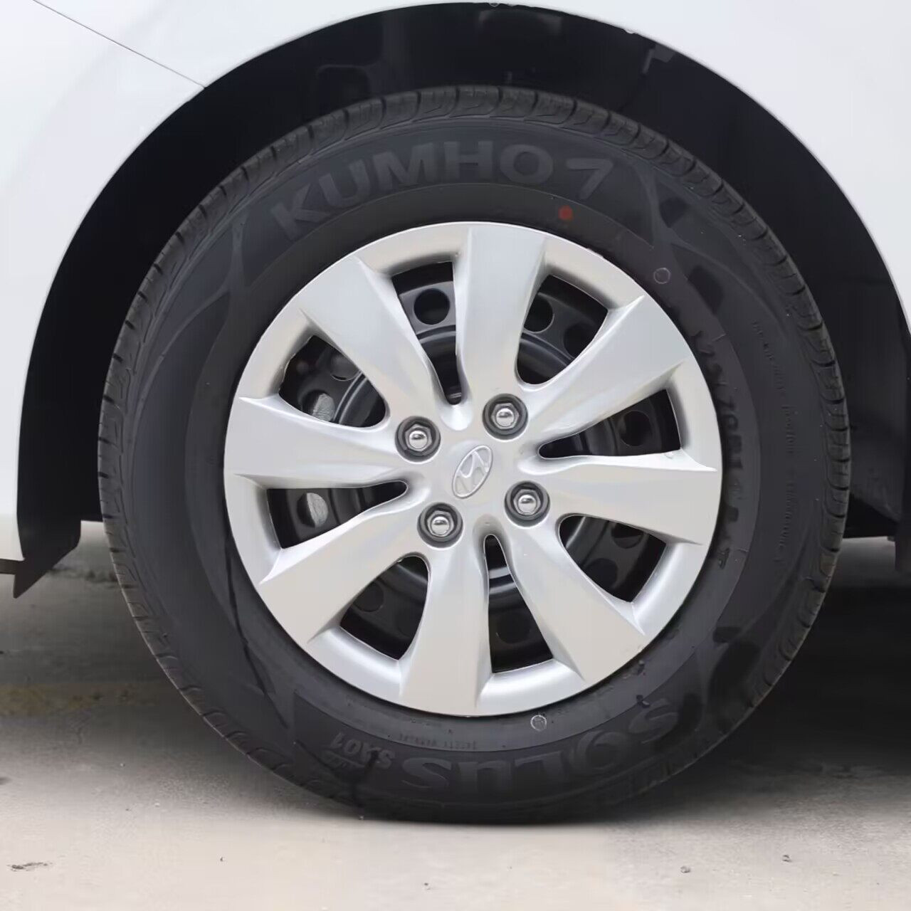 适用于北京现代瑞纳轮毂盖钢圈塑料装饰罩轮胎帽轮毂罩保护壳14寸