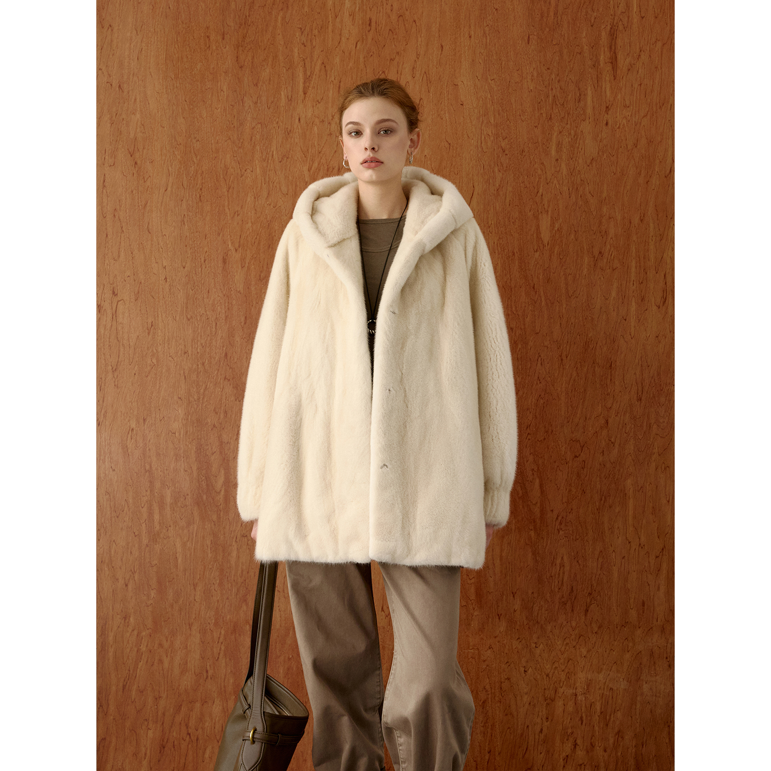 北欧传奇| 进口整貂母貂连帽水貂外套女波浪后摆收腰显瘦阔版皮草