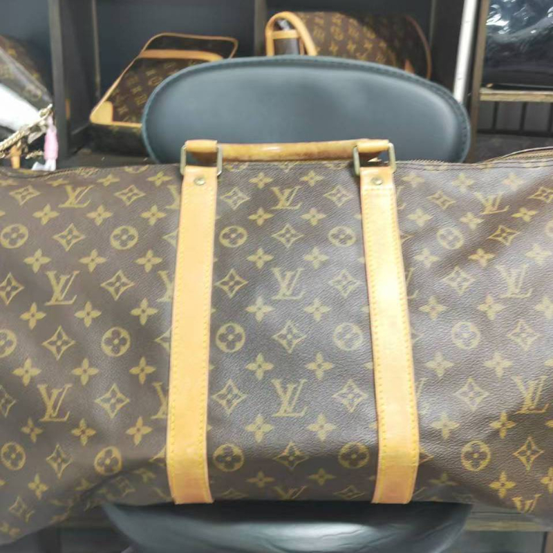 辉盛 99新lv 中古白色棋盘格奶瓶包二奢totally斜挎手提包包