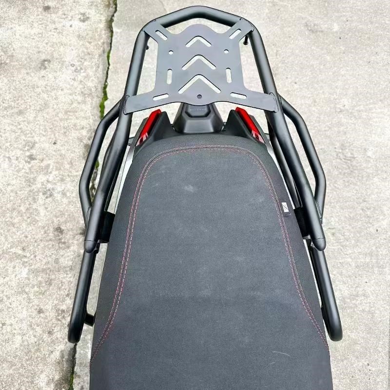 适用春风极核AiE4电摩款靠背货架尾箱尾架摩托保护杠改装配件大全