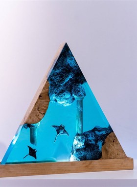 跨境爆款MANTA RAYS环氧树脂灯三角形海底O遗迹探险夜灯男朋友礼