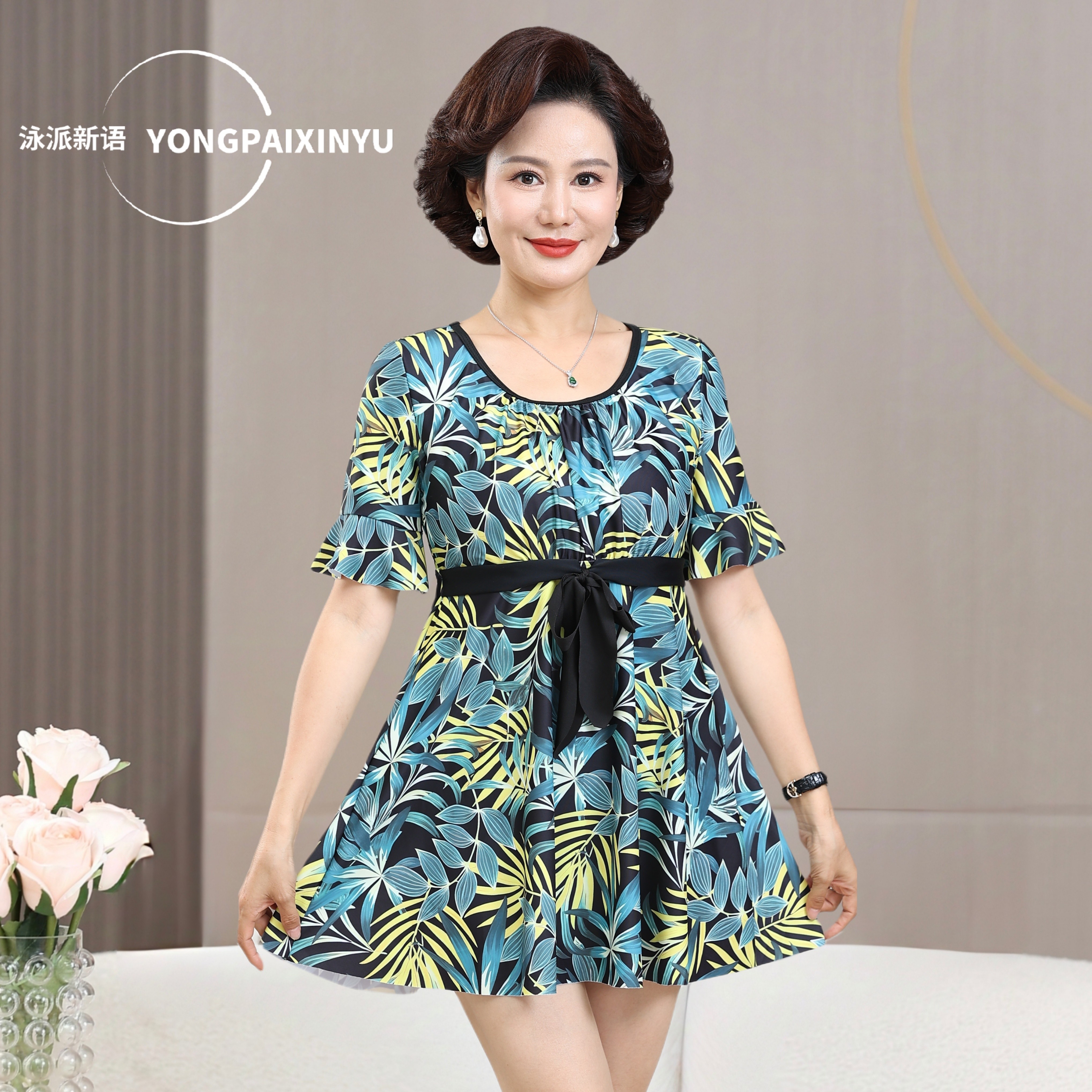 泳衣女款中老年保守妈妈泳衣连体遮肚显瘦经典款大码泡温泉游泳衣