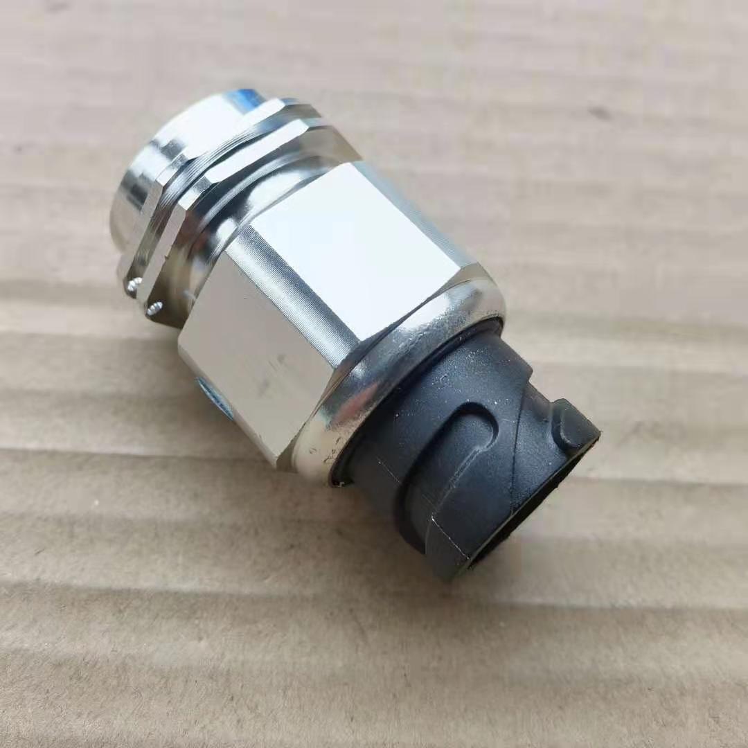 适配豪沃轻卡车速里程传感器统帅悍将车电子码表感应塞速度传感塞