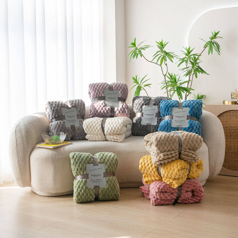 新款金龟绒卷边毛毯四季款懒人披肩午睡毛毯学生宿舍空调盖毯