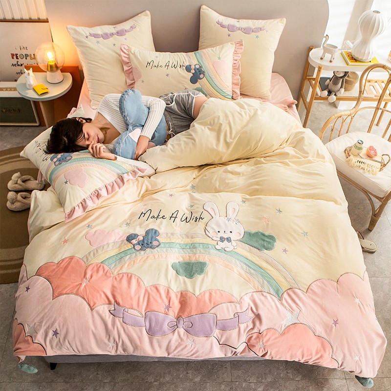 A类婴儿绒绣花四件套儿童被套短毛E双面水晶绒秋冬季保暖床上用品