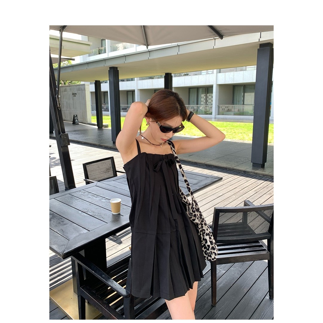 70不是七十【黑调慵懒】夏款黑色压褶吊带抹胸连衣裙YOUNG KYLIN