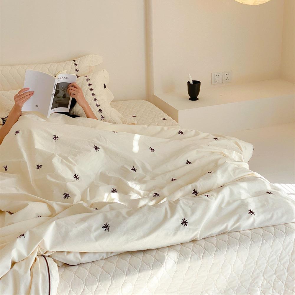 简约双面花纹四季可用多功能款绗缝床盖三四件套水洗家用花边