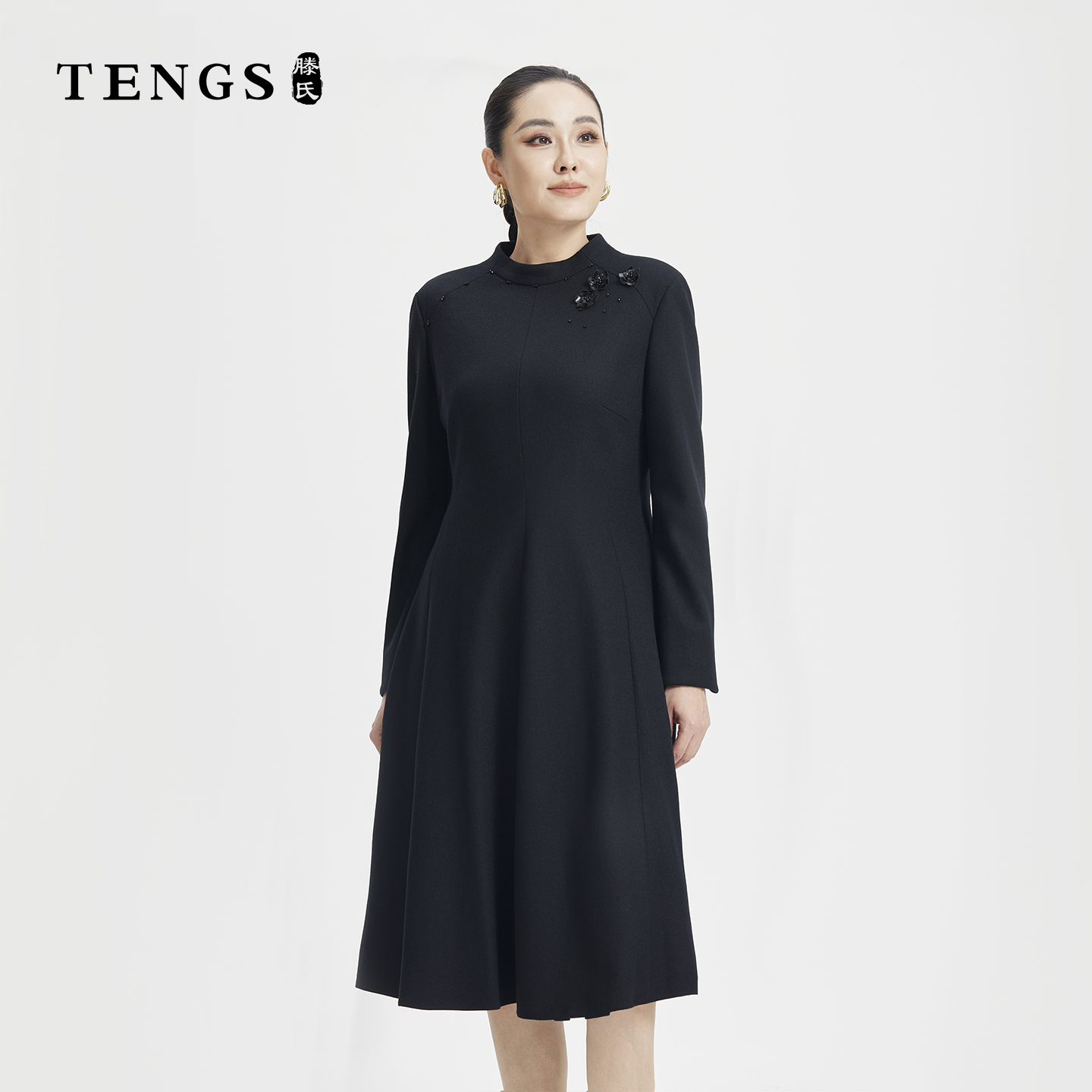 TENGS秋季新款纯色羊毛连衣裙