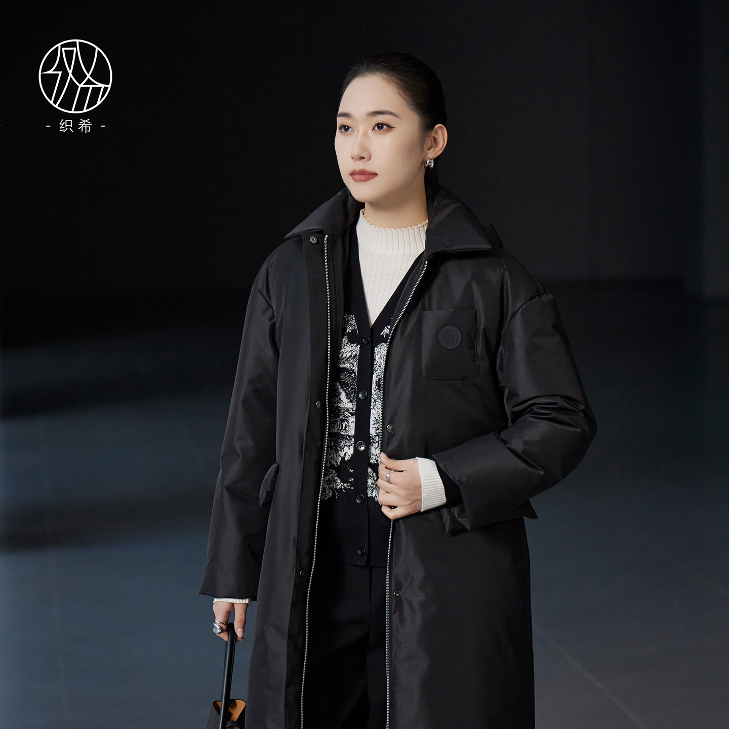 保暖舒适百搭纯色鹅绒长款羽绒服