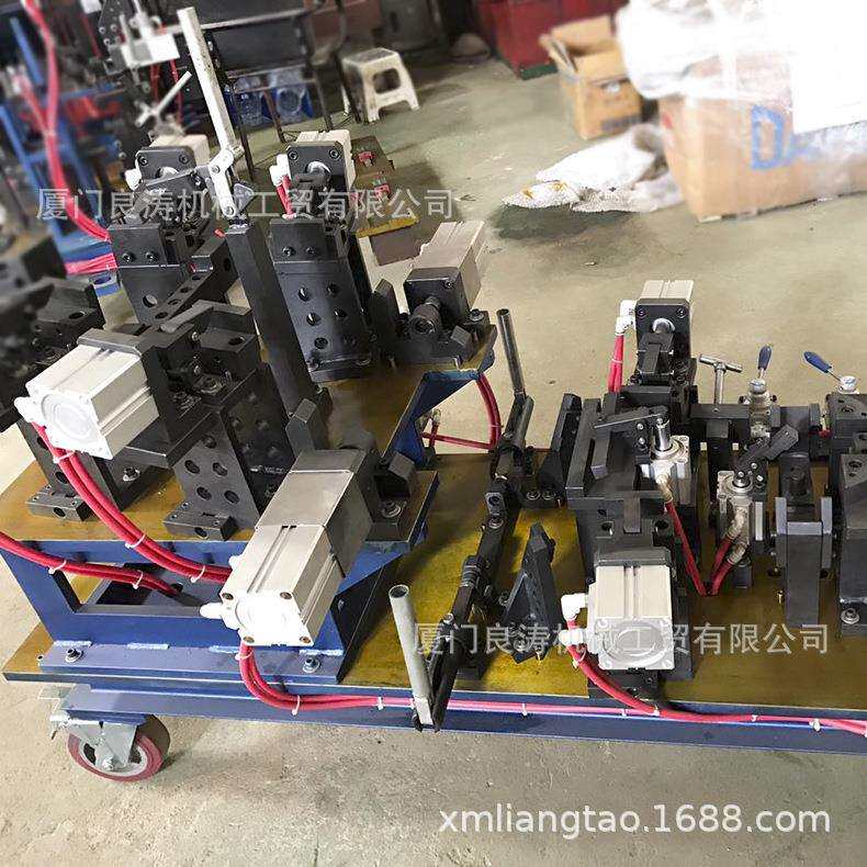 定制焊接工装加紧器恒温三维柔性焊接平台组合工装夹具