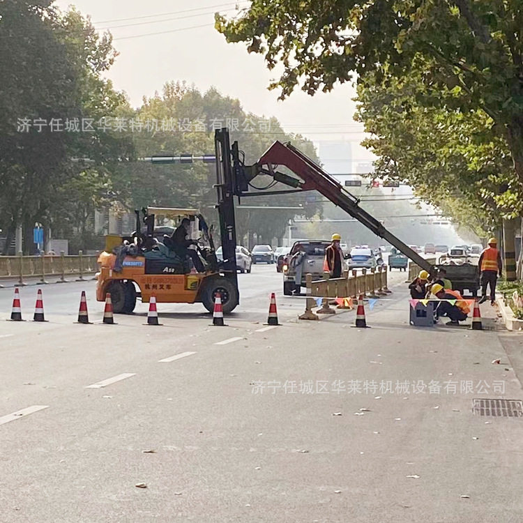 外贸液压伸缩叉车吊臂高空作业飞臂吊3吨叉前吊6米随车尾吊折臂吊