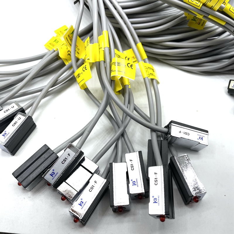 可诚磁性开关CS1-J CS1-F CS1-U CS1-G-M-S-H-E020气缸感应器