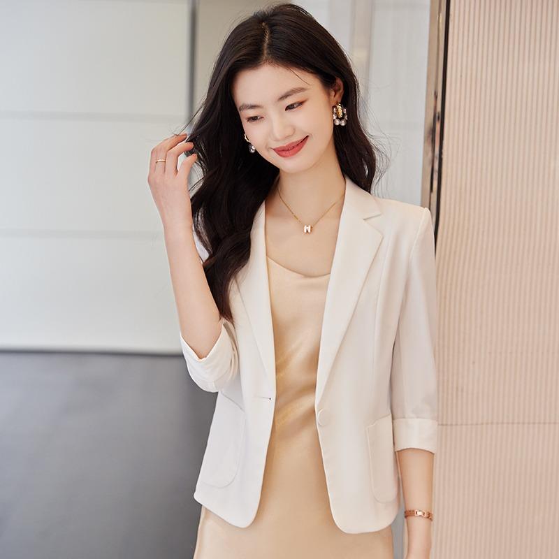 白色小西装女夏季新款2024七分袖小个子薄款上衣高端修身短款西服