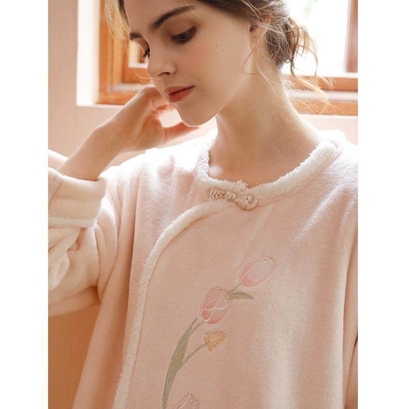 咪熙猫秋冬款复古温婉气质简约刺绣法兰绒盘扣如画睡裙民国风,女士内衣/男士内衣/家居服,睡袍/浴袍,淘宝优惠券,粉丝福利购,淘宝优惠卷