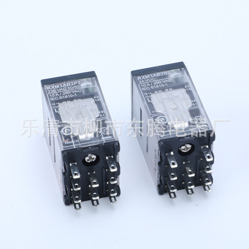 供应全新RXM4AB2P7+RXZE1M4C含底座中间继电器 220V 四开四闭 14