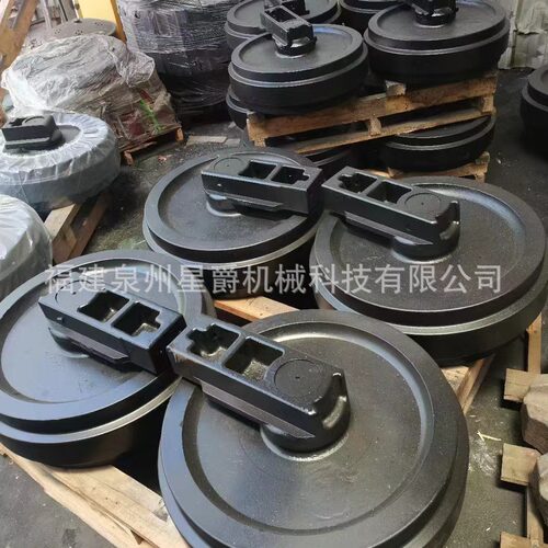 泉州 挖掘机四轮一带支重轮轨总成铲斗斗齿  精铸 支重轮 引导轮