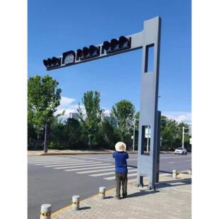 道路交通标志牌高速指示牌立杆悬臂红绿交通信号灯八角监控杆