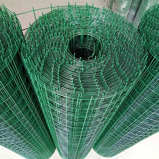 养殖专用网 宠j物鸽子笼网片 鸟笼电焊网片 防锈铁丝网电焊网