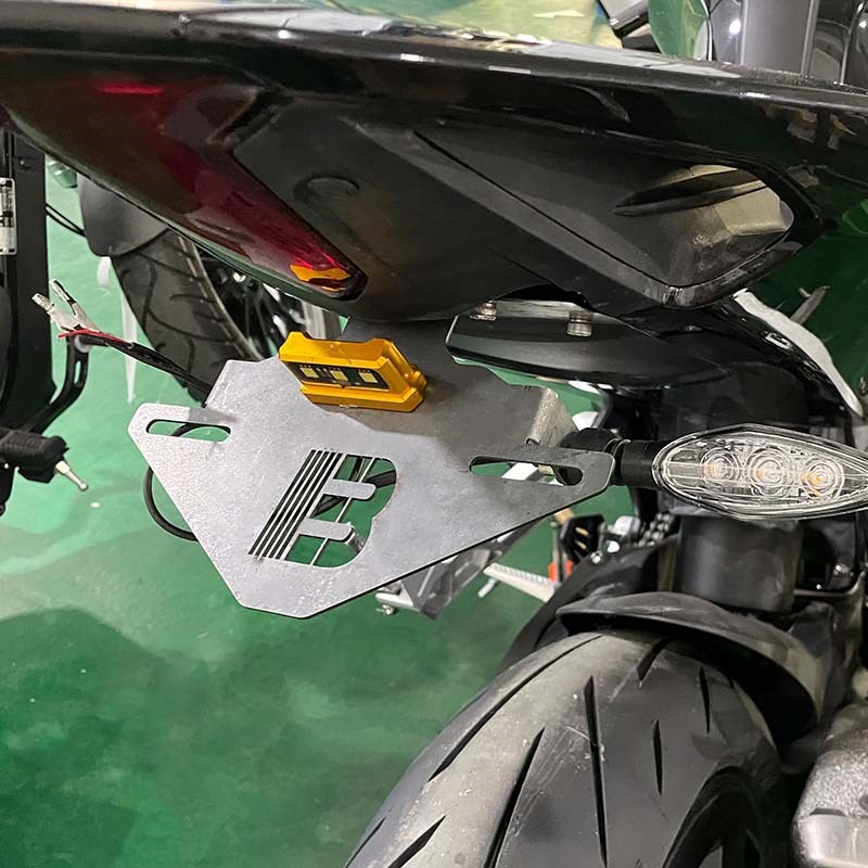 适用凯越321RR 321RRS改装件O短尾牌照架 车牌架