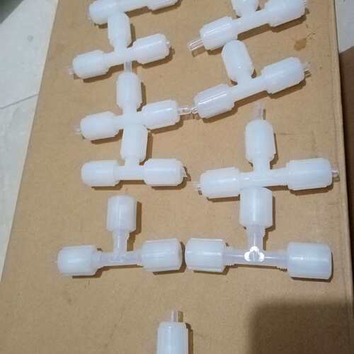 可维修PFA  盖米  1/4三通  11只议价议价