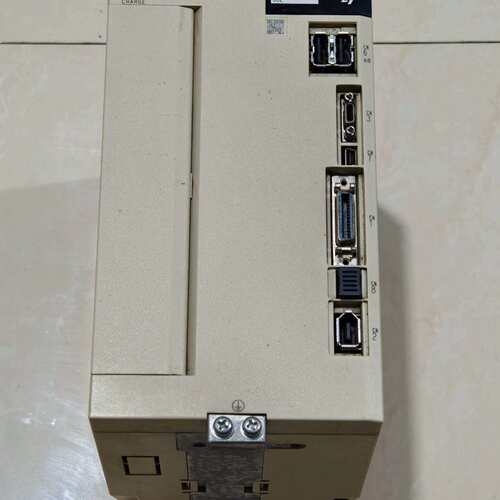 可维修驱动器SGD7S-180A00A议价