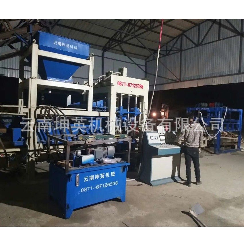 云南全自动液压免烧砖机 水磨石砖机 静压砖机 加气块泡沫砖机,机械设备,其他机械设备,淘宝优惠券,粉丝福利购,淘宝优惠卷
