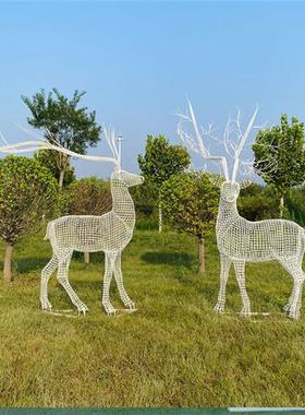不锈钢鹿雕塑定制编织鹿铁艺发光网格镂空梅花鹿雕塑户外园林景观