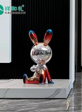 客厅电镀兔子大雕塑坐姿电视柜高级落地摆件卡通玻璃钢酒店装饰品