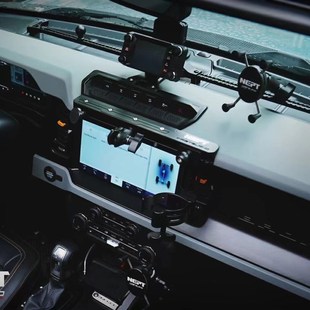 MORE牧野烈马Broncou中控集成导轨平台烈马车台手机支架水杯支架