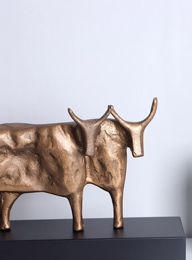 现代新中式样板间创意金属牛摆件客厅玄关书房P家居装饰品摆设动