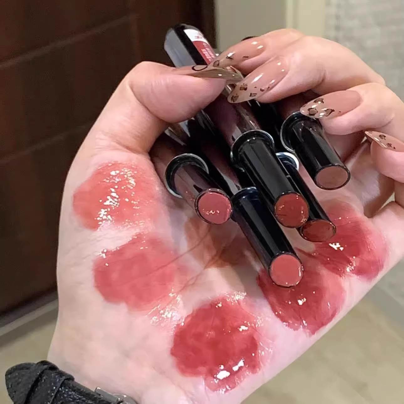 冰透爆汁~纯欲嫩妹唇冻水光镜面伪素颜显白滋润固体唇蜜口红学生
