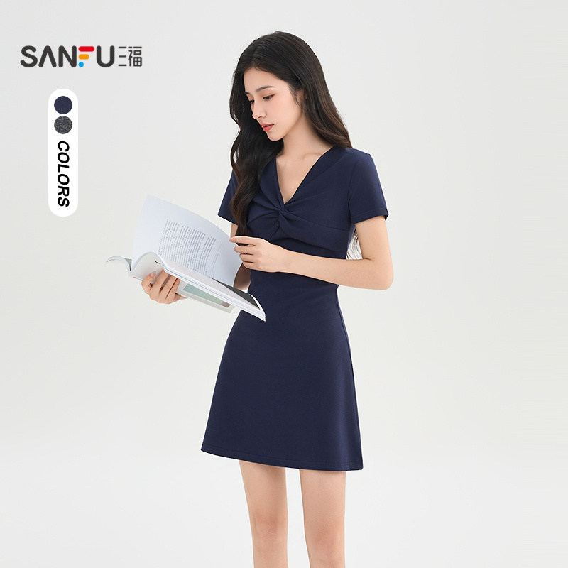 三福连衣裙2026夏季胸口扭结设计简约V领收腰裙子女装517702